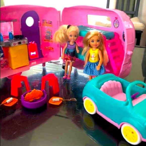 barbie club chelsea camper